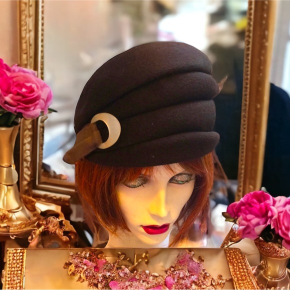 Vintage Brown Felt hat 1940s Cloche Stunning - Picture 2 of 8